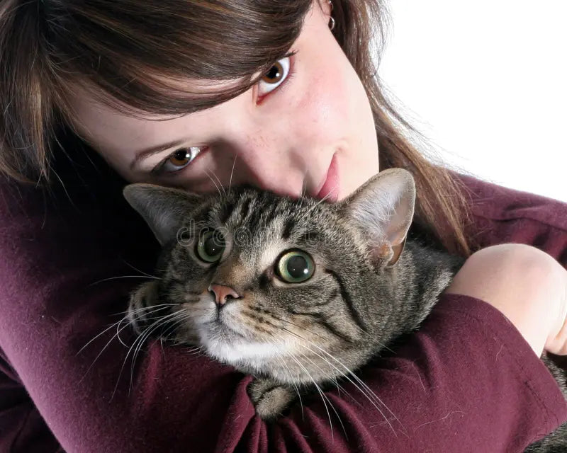 files/girl-her-cat-11832853.webp